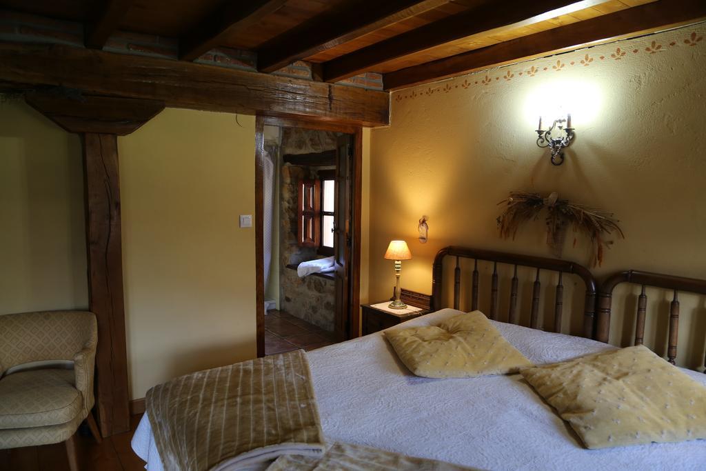Rurales La Casa Vieja De * Silió