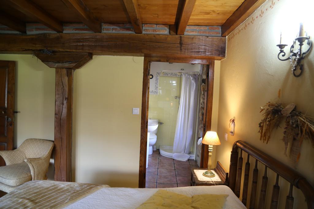 Rurales La Casa Vieja De * Silió